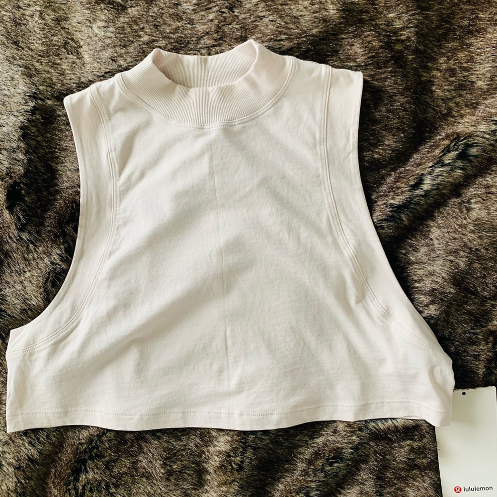 BNWT Lululemon Mock Neck Tank